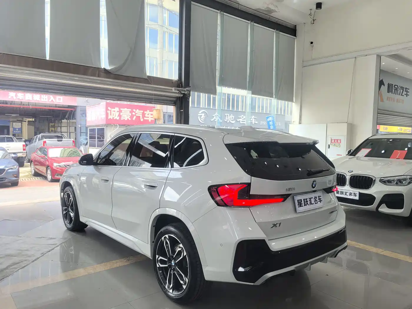 BMW X1 2025 sDrive25Li M Sport Package фото 4
