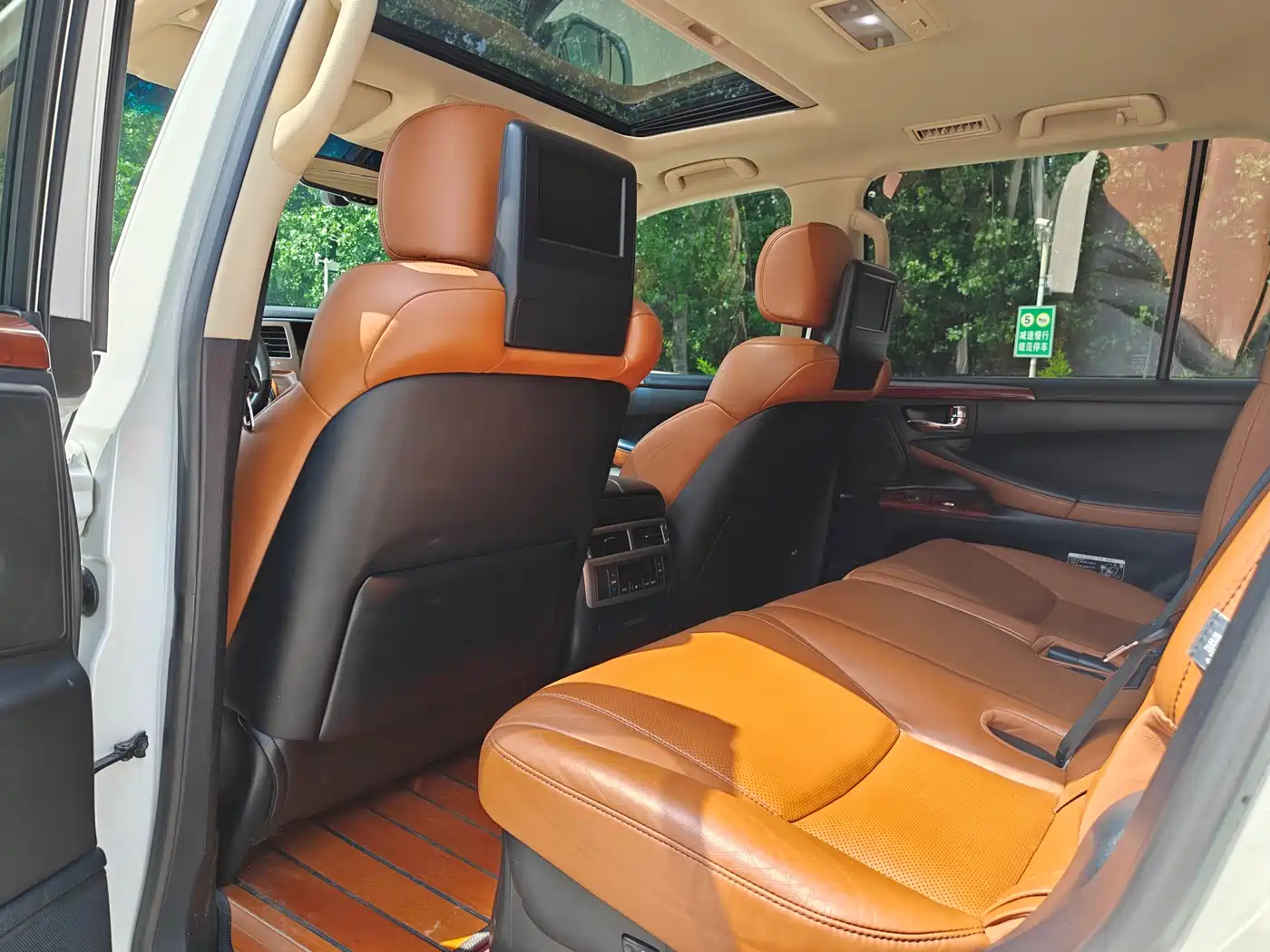 Lexus LX фото 5