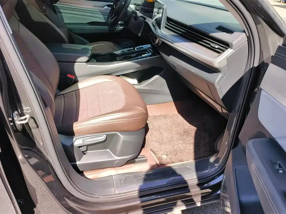 Volkswagen Talagon 2025 330TSI Luxury Cruise Public Edition фото 8