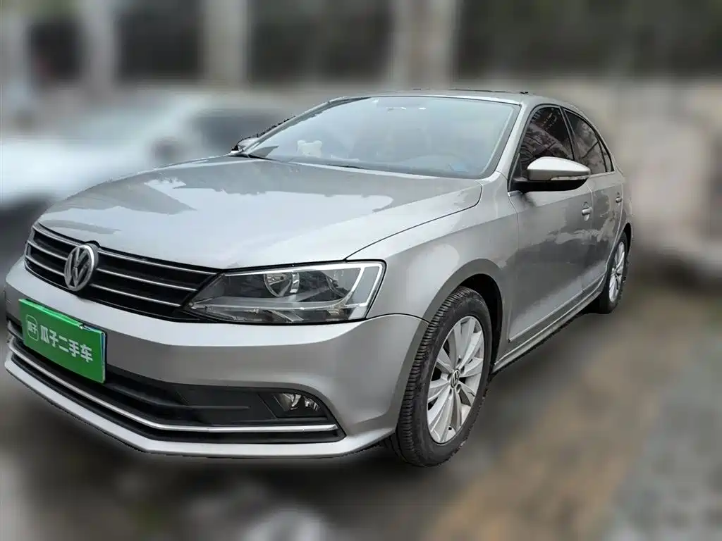 Volkswagen Sagitar 2015 1.6L Automatic Comfort фото 2