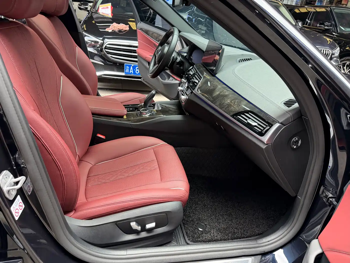 BMW 5 Series 2022 Model Second Facelift 530Li Leading M Sport Package фото 27