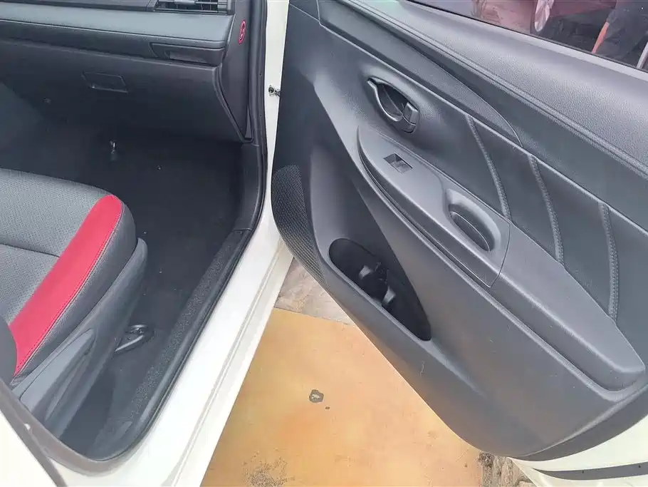 Toyota Vios 2017 1.5L Manual Pioneer фото 8