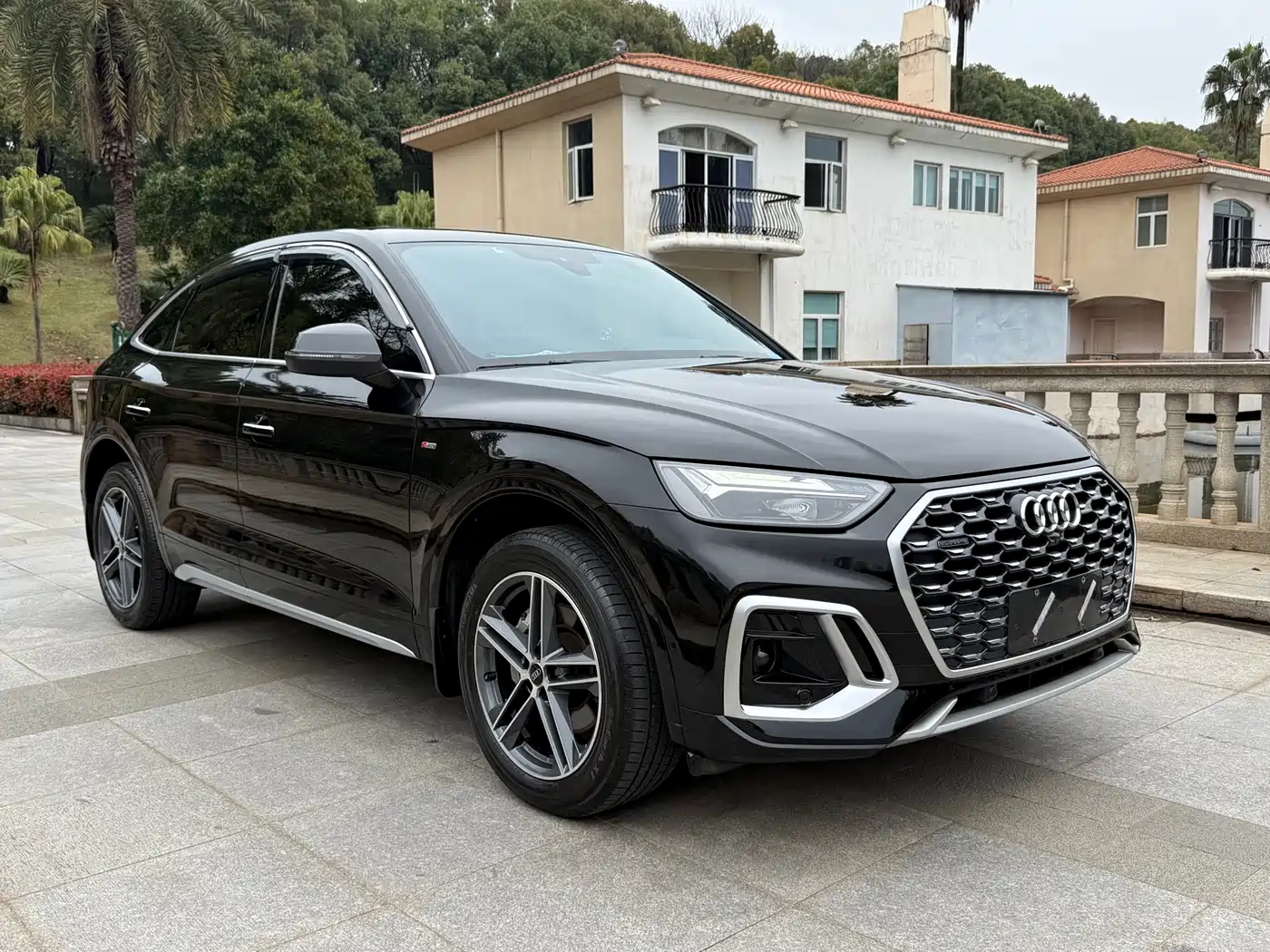 AUDI Q5L SPORTBACK