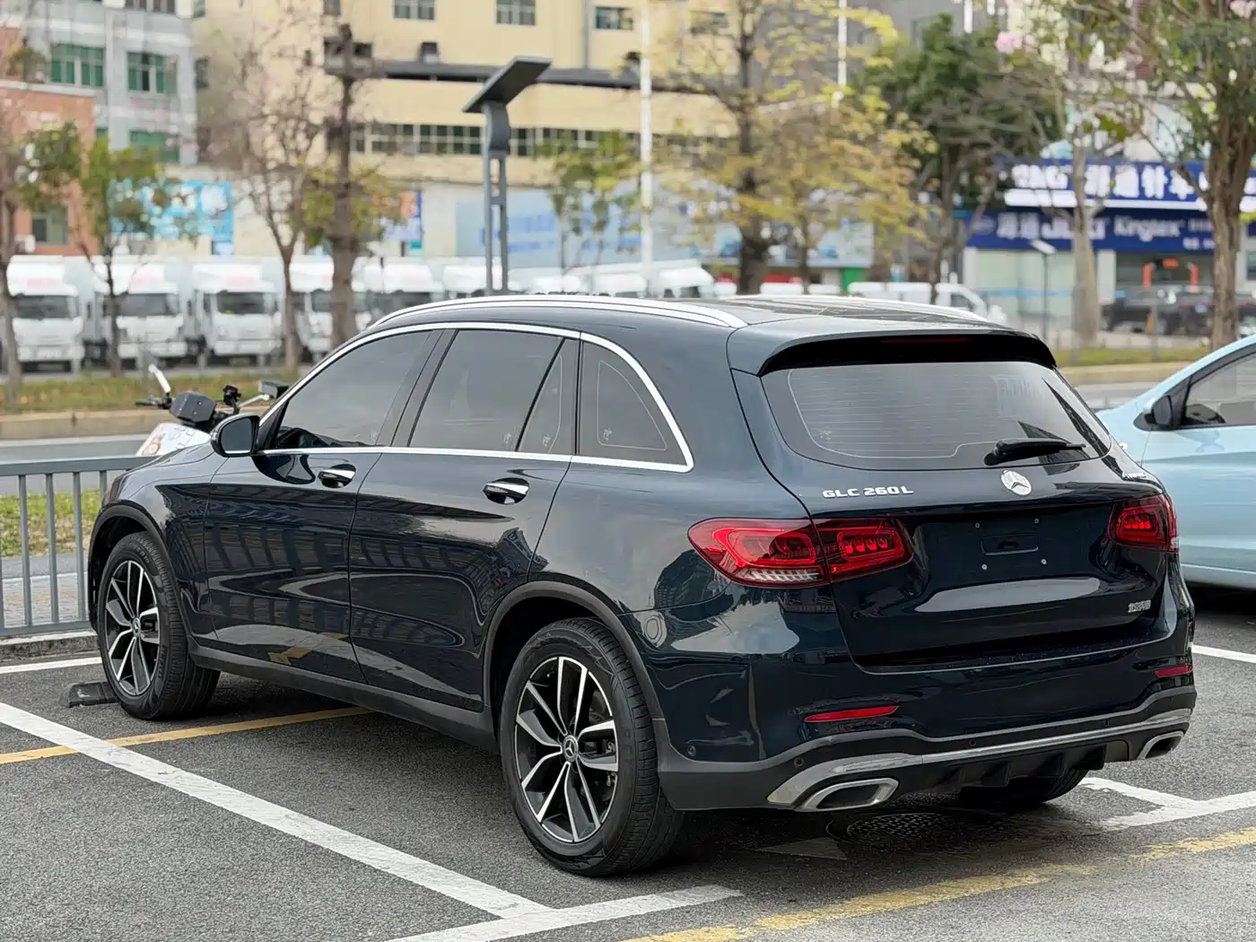 MERCEDES-BENZ GLC