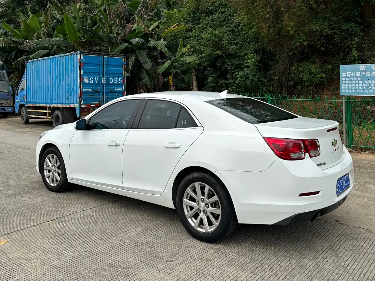 Chevrolet Malibu 2014 2.0L Automatic Luxury фото 7