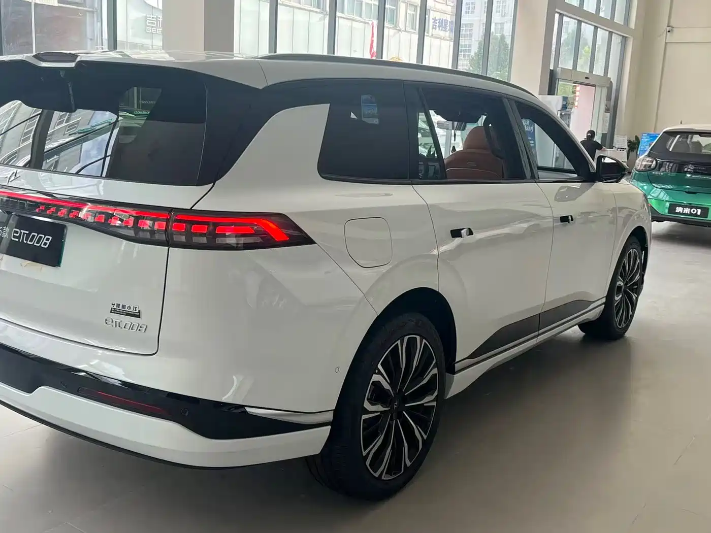 Dongfeng Yipai eπ008 2026 6-seater EREV Family Joy Edition фото 14