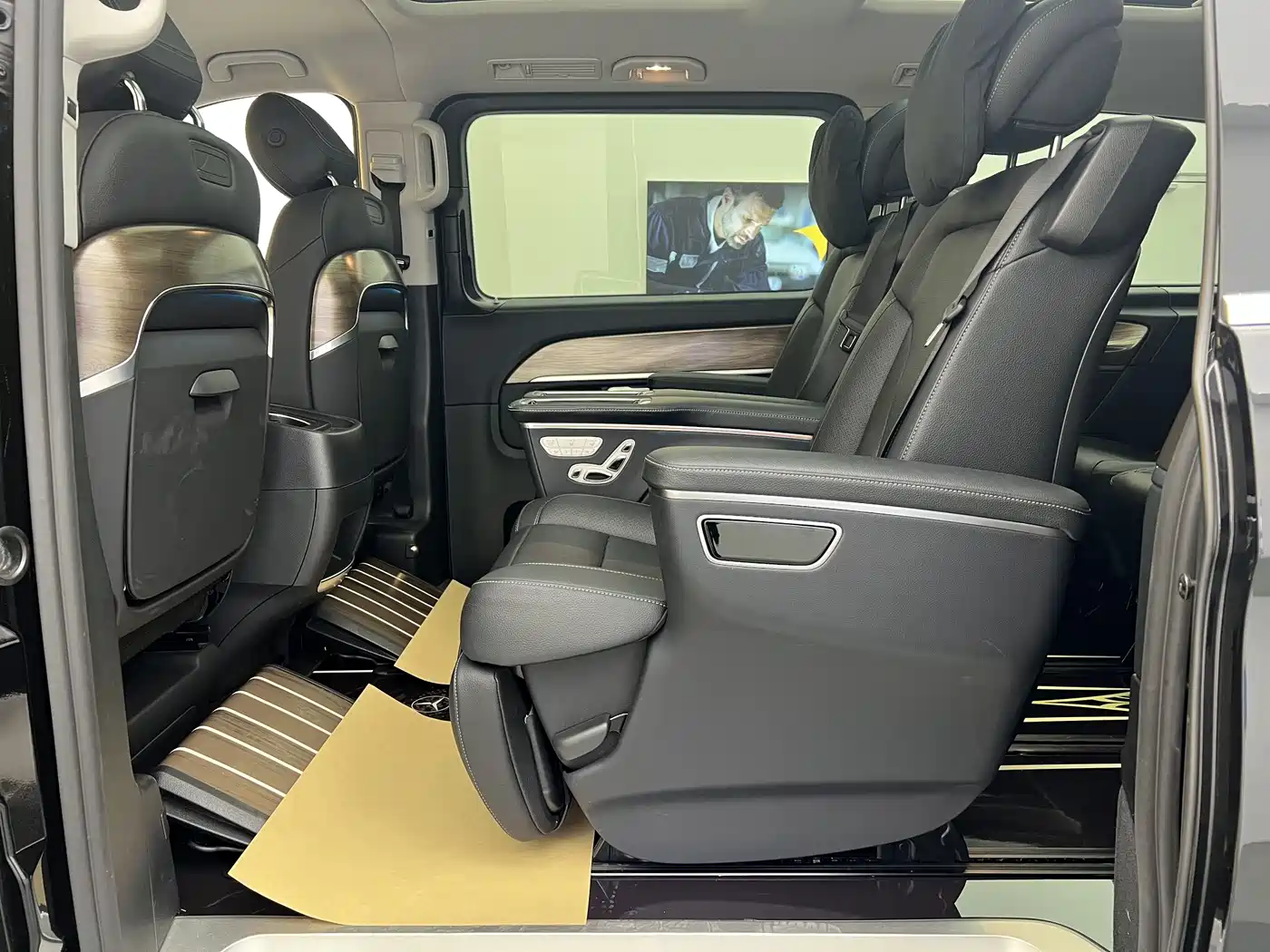 Mercedes-Benz V-Class 2022 V 260 Prestige Edition фото 9