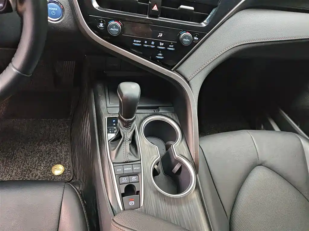 Toyota Camry 2023 Hybrid 2.5HGVP Leading Edition фото 14