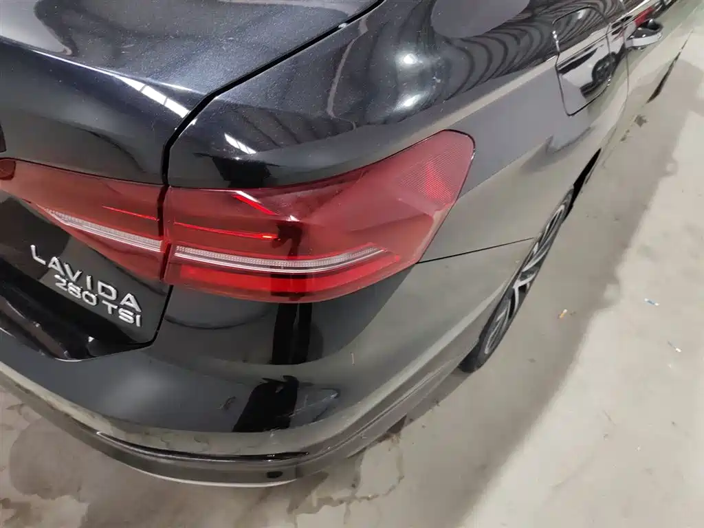 Volkswagen Lavida 2022 280TSI DSG Luxury Edition фото 24