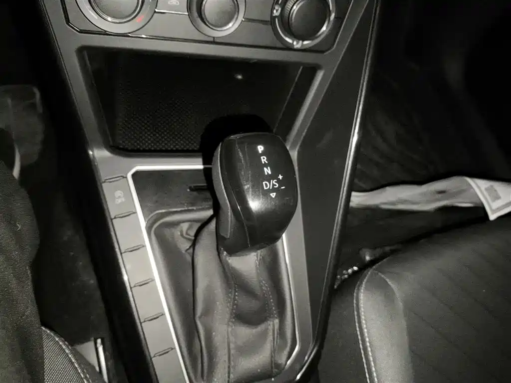Volkswagen Lavida 2023 Xinrui 1.5L Auto Xinyi Edition фото 10