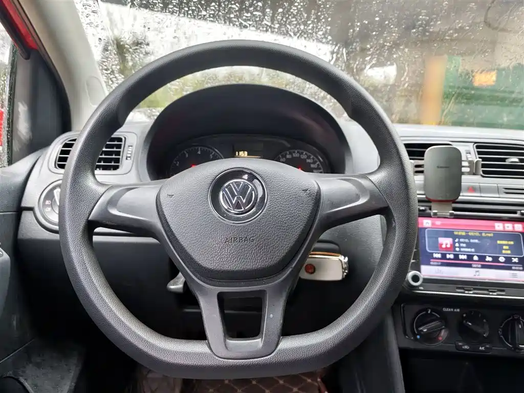 Volkswagen Polo 2016 1.4L Manual Trend фото 3