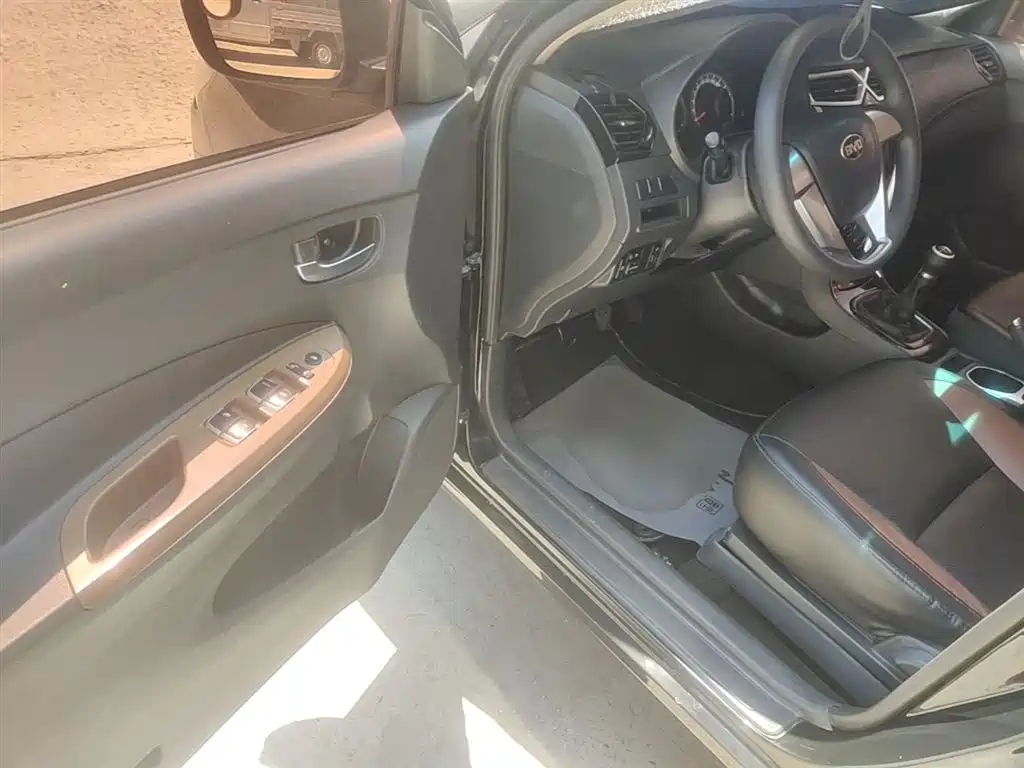 BYD F3 2016 1.5L Manual Luxury фото 16