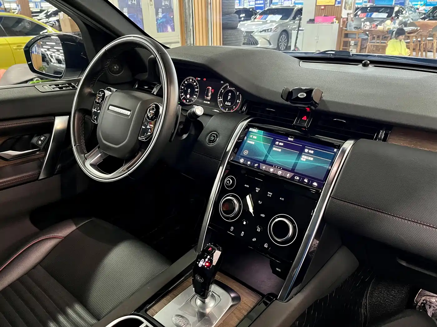 Land Rover Discovery Sport 2020 249PS R-Dynamic Performance фото 16