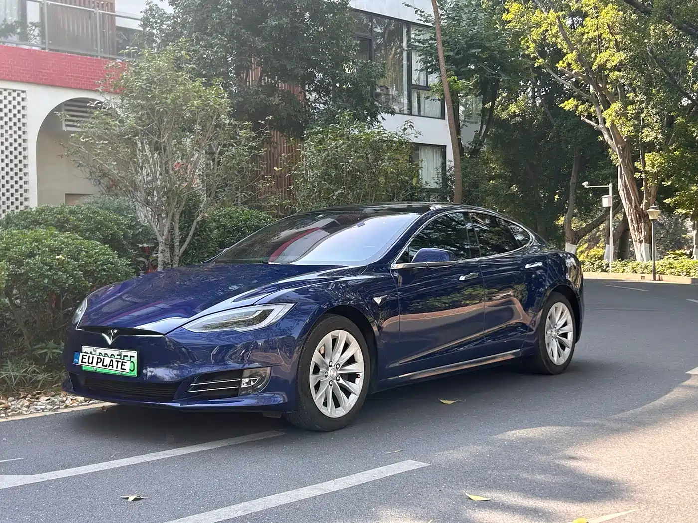 TESLA MODEL S