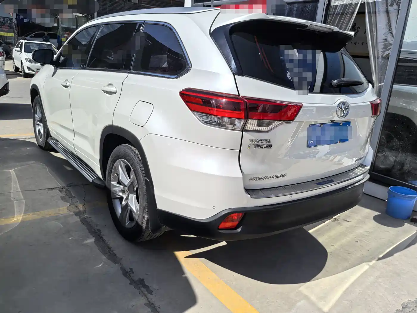 TOYOTA HIGHLANDER