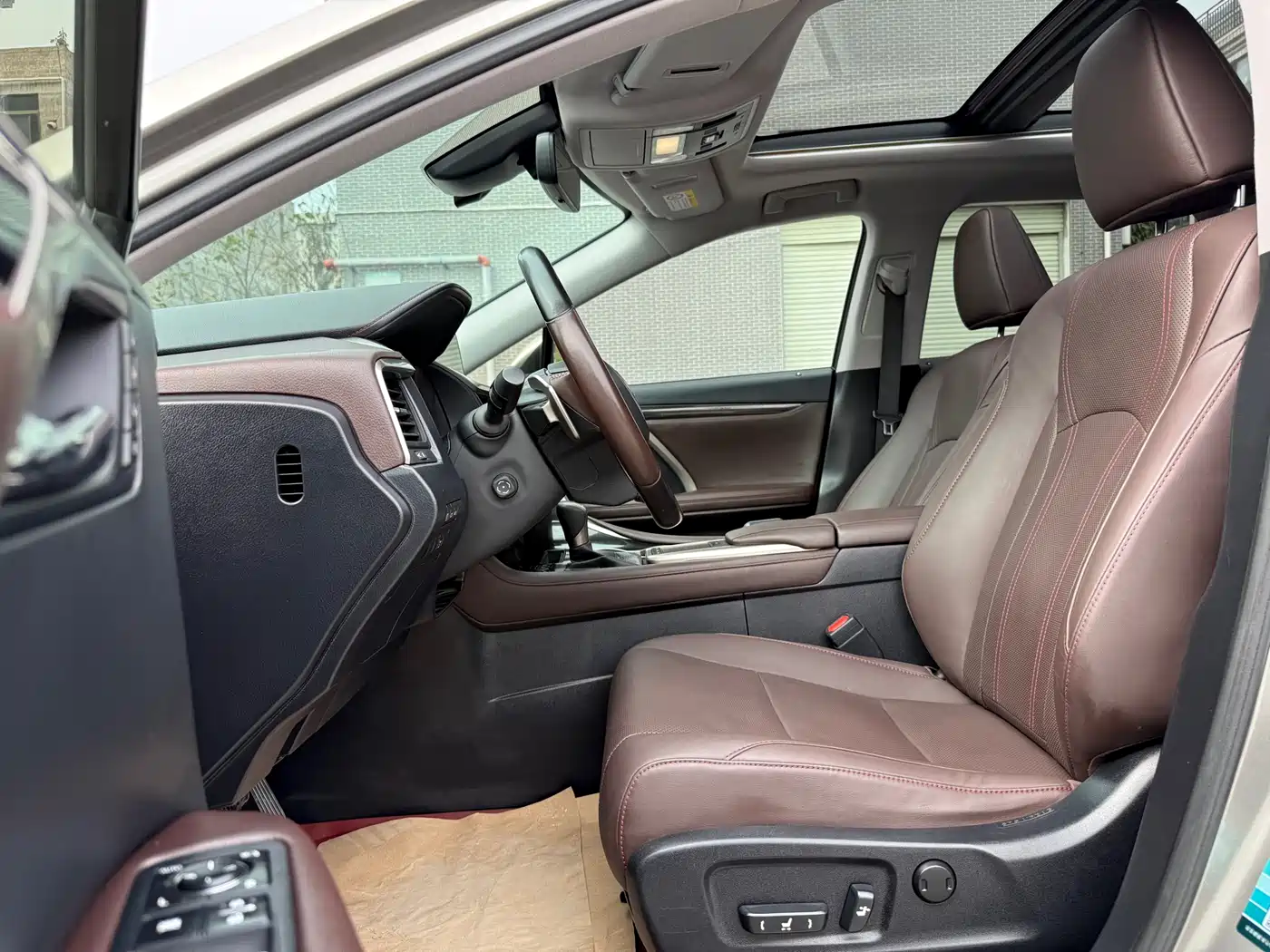 Lexus RX 2020 300 4WD Elegance Edition China VI фото 4