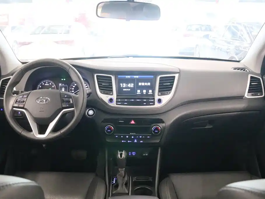 Hyundai Tucson 2015 1.6T Dual Clutch 2WD Smart фото 5