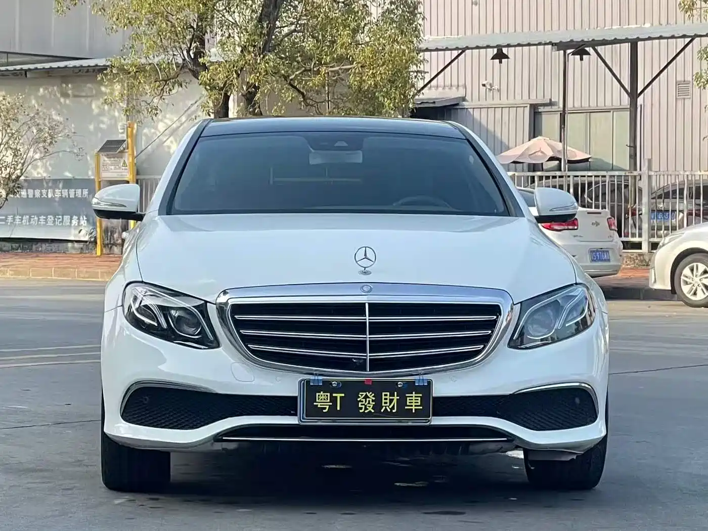 Mercedes-Benz E-Class 2017 E 300 L Luxury фото 2