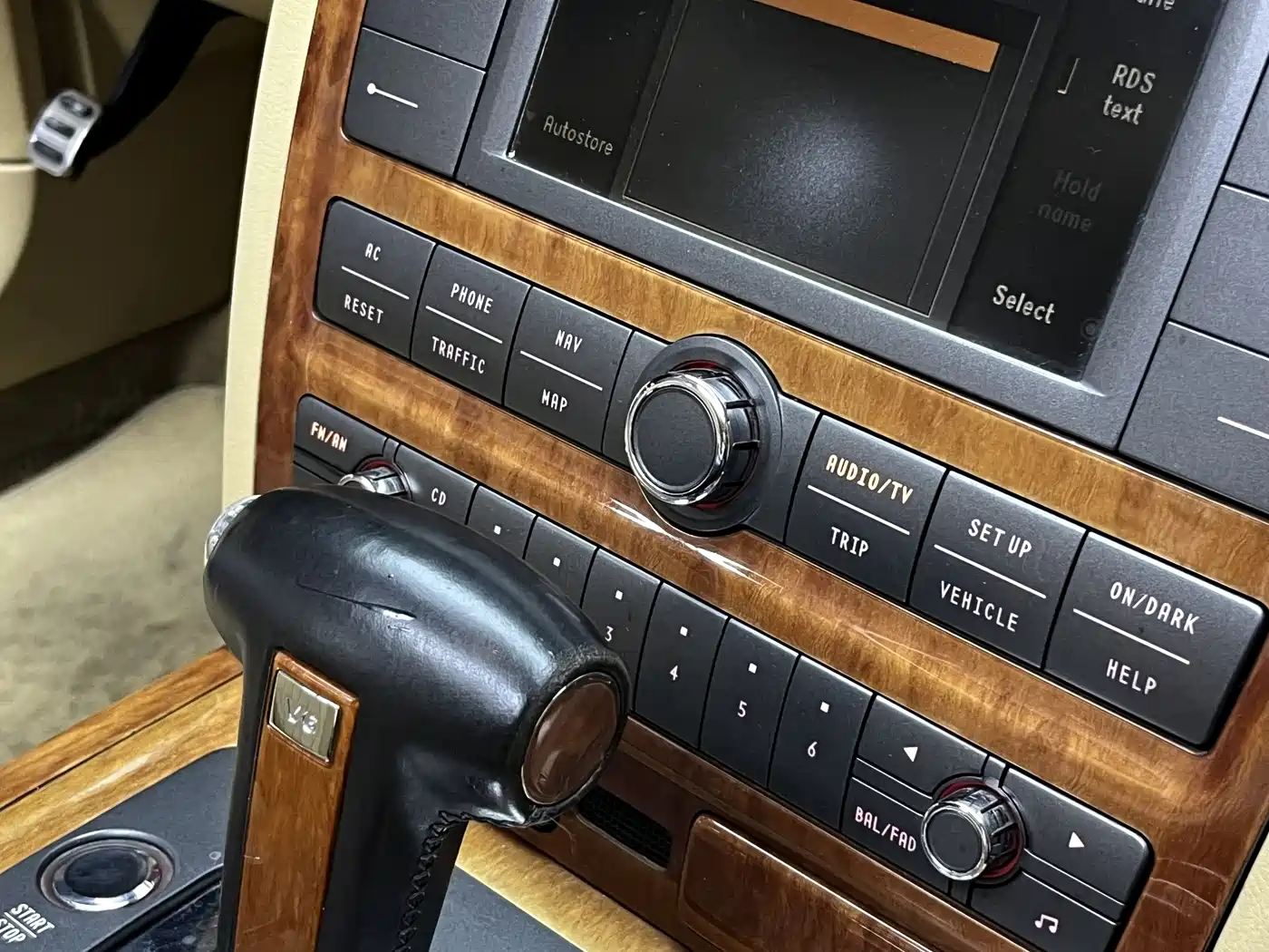 Volkswagen Phaeton 2007 Model 3.2L V6 5-Seat Base фото 11