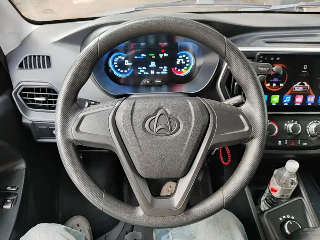 Changan Kaicheng Changan Ruixing EM60 2025 2025 Passenger Version Comfort 6-Seater 300km with Lift-up Tailgate