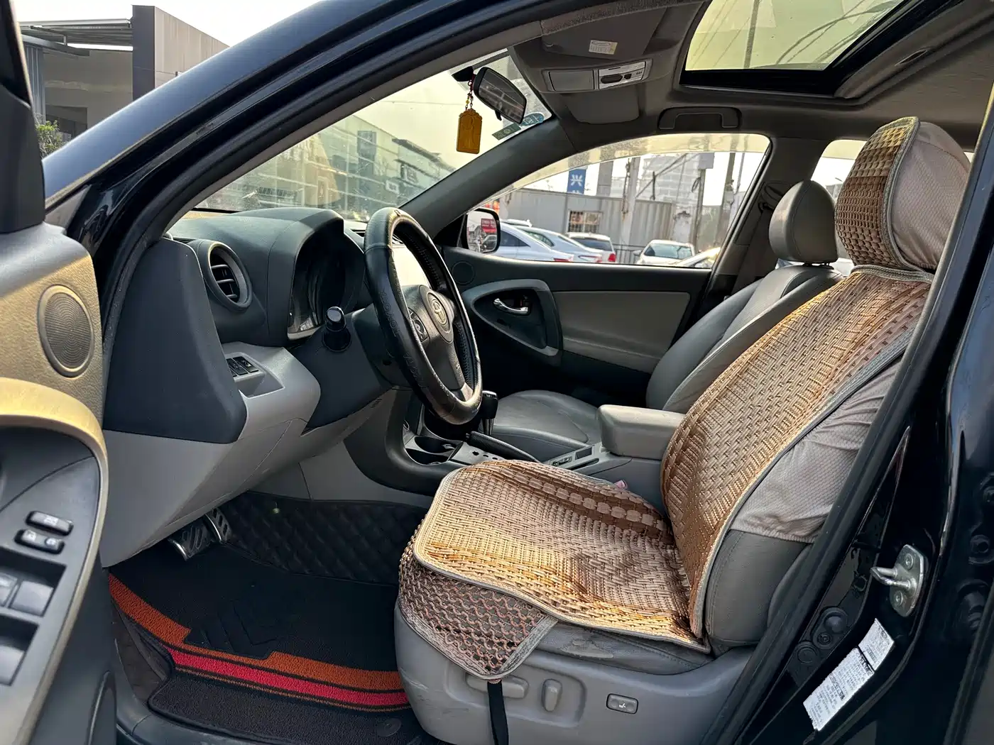 Toyota RAV4 Rongfang 2009 2.4L Automatic Luxury Navigation Edition фото 9