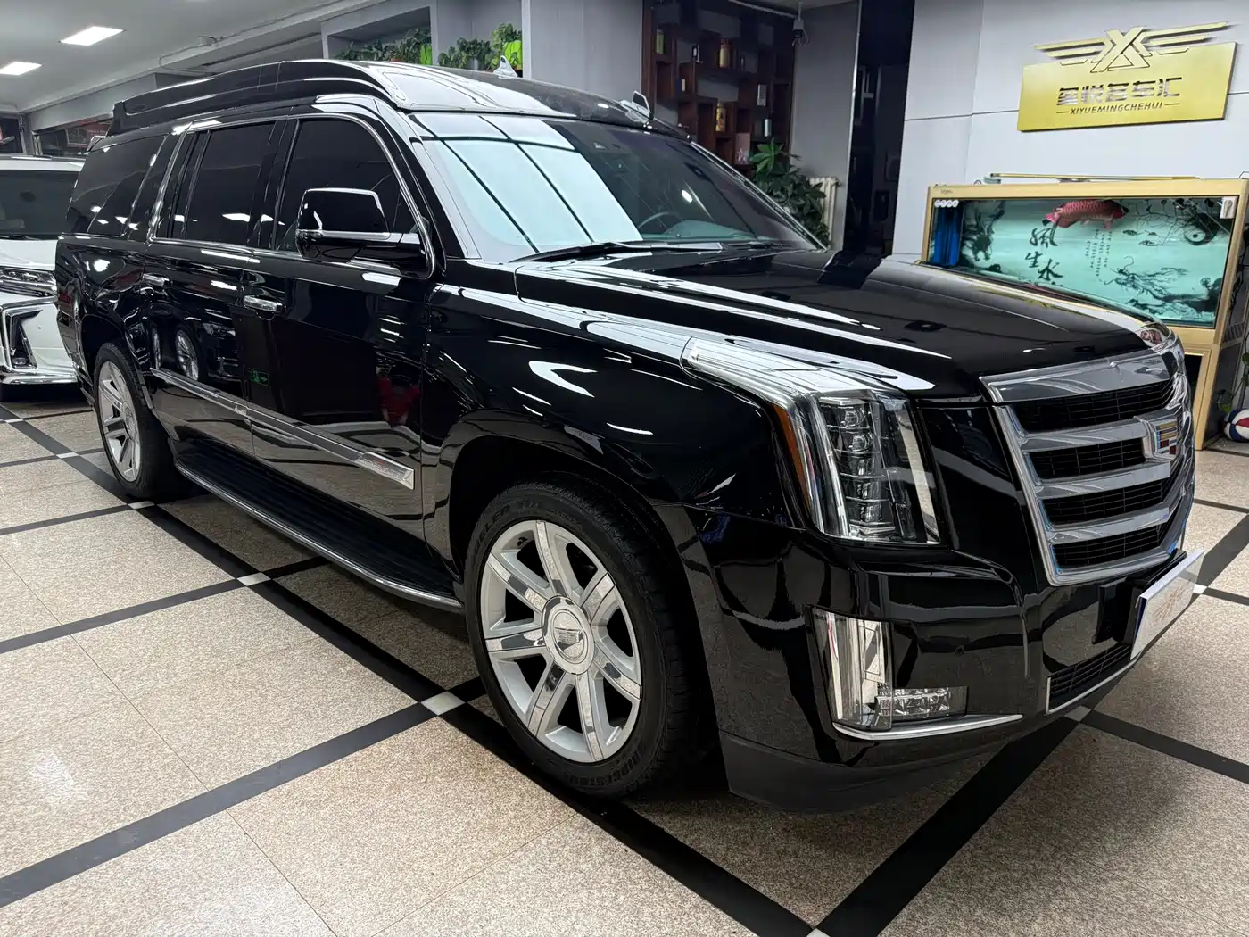 Cadillac Escalade 2017 6.2L ESV Platinum Extended фото 3