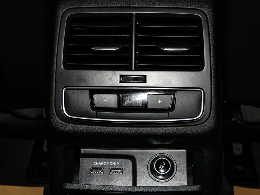 Audi A4L 2025 2 Million Celebration Edition 40 TFSI Luxury Dynamic фото 23