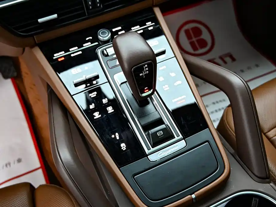 Porsche Cayenne New Energy 2023 Cayenne E-Hybrid 2.0T Platinum Edition фото 18