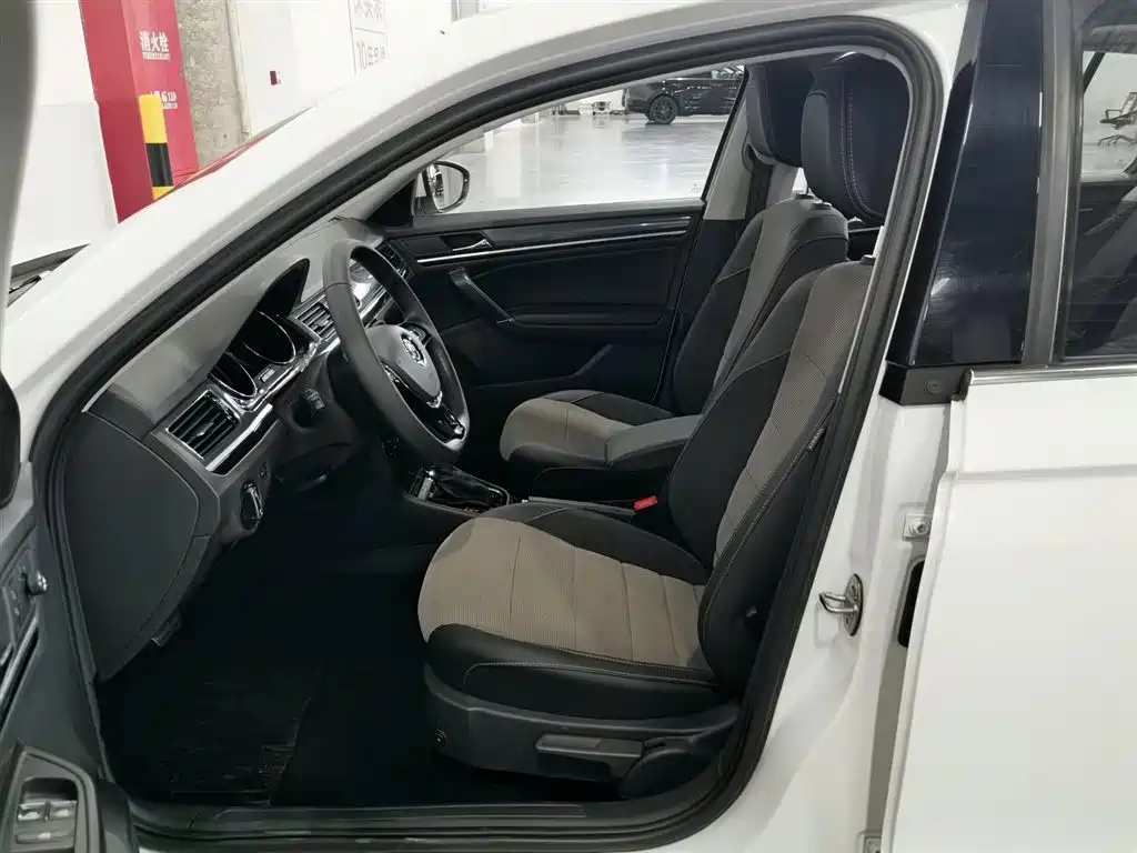 Volkswagen C-TREK 2020 1.5L Automatic Comfort Edition фото 10