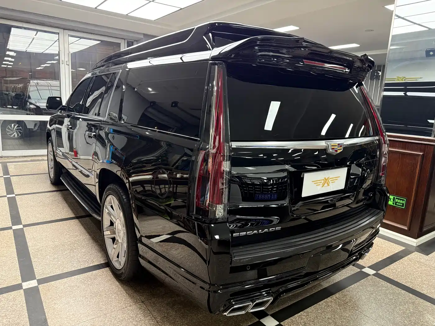Cadillac Escalade 2017 6.2L ESV Platinum Extended фото 7
