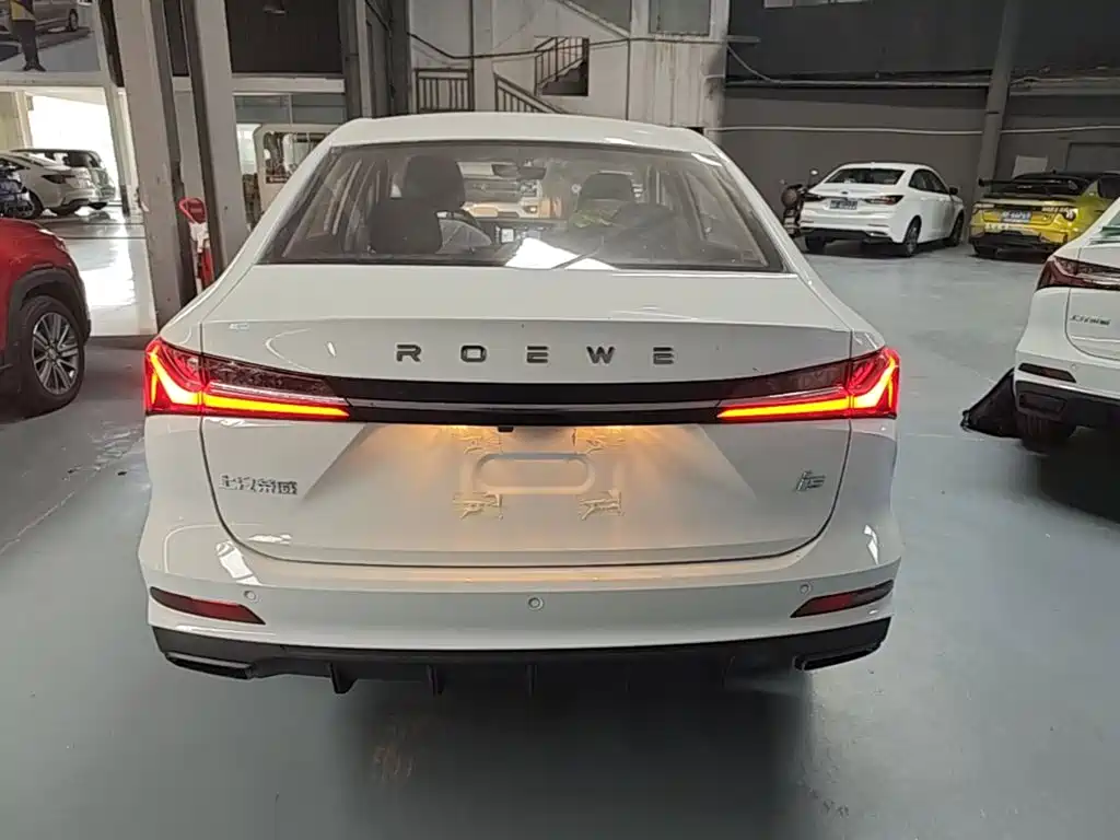 Фото 6 - Roewe i5