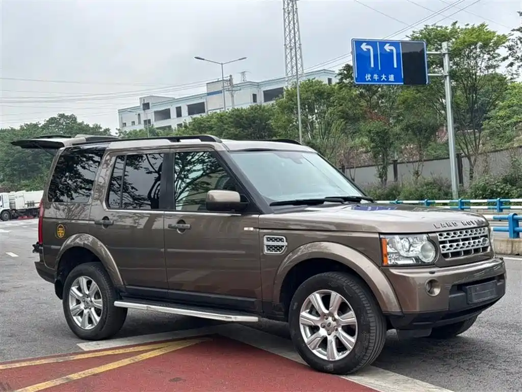 Land Rover Discovery 2013 3.0 SDV6 HSE Diesel фото 3