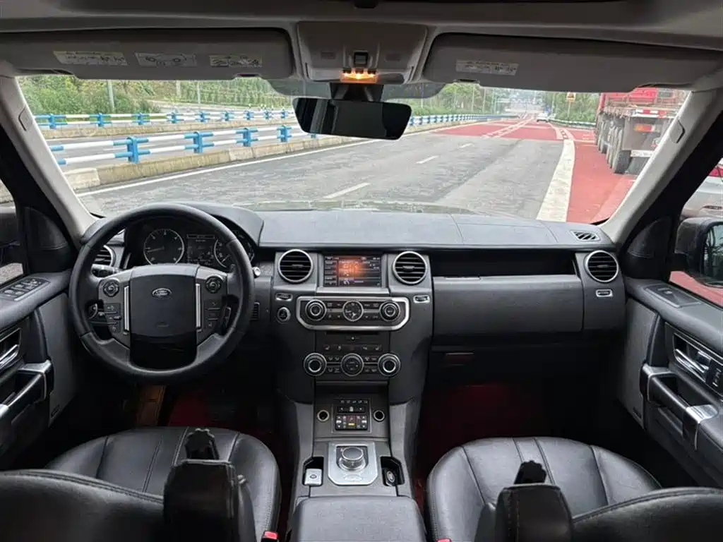 Land Rover Discovery 2013 3.0 SDV6 HSE Diesel фото 9