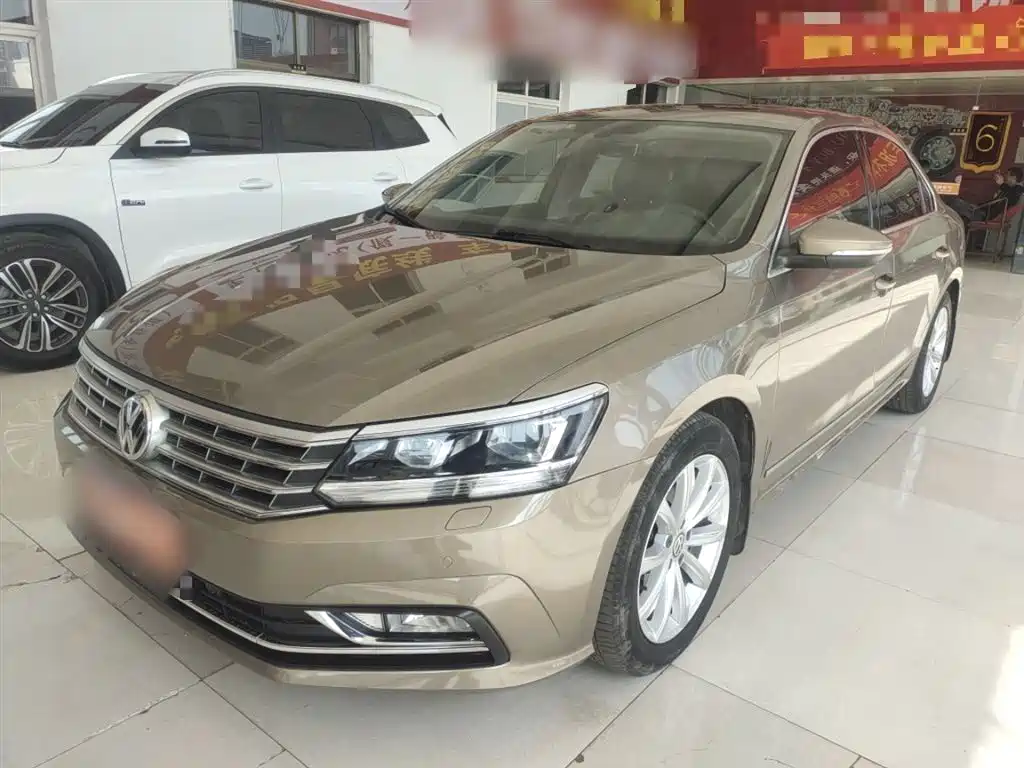 Volkswagen Passat 2017 330TSI DSG Luxury фото 2