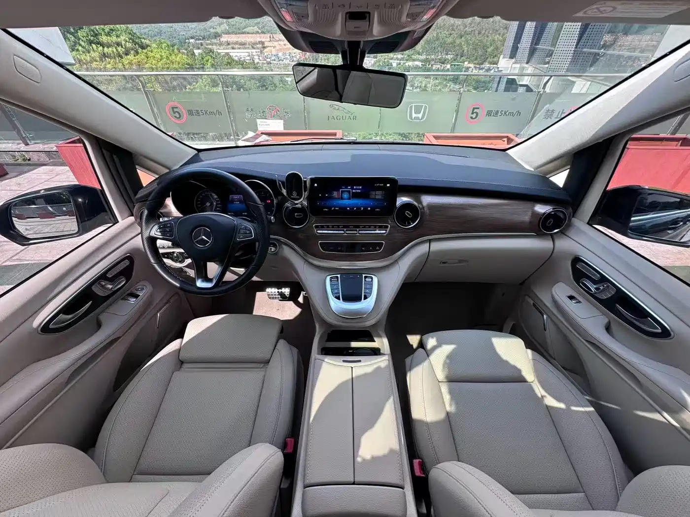 Mercedes-Benz V-Class 2022 V 260 L Long Wheelbase Prestige Edition фото 8