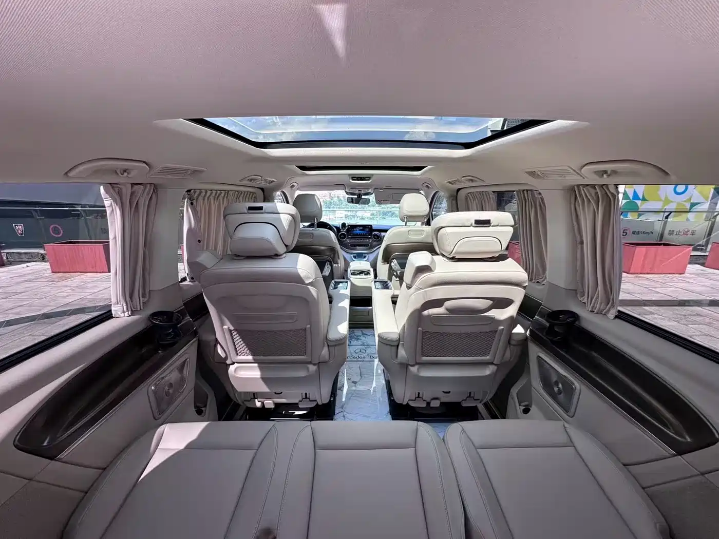 Mercedes-Benz V-Class 2022 V 260 L Long Wheelbase Prestige Edition фото 13