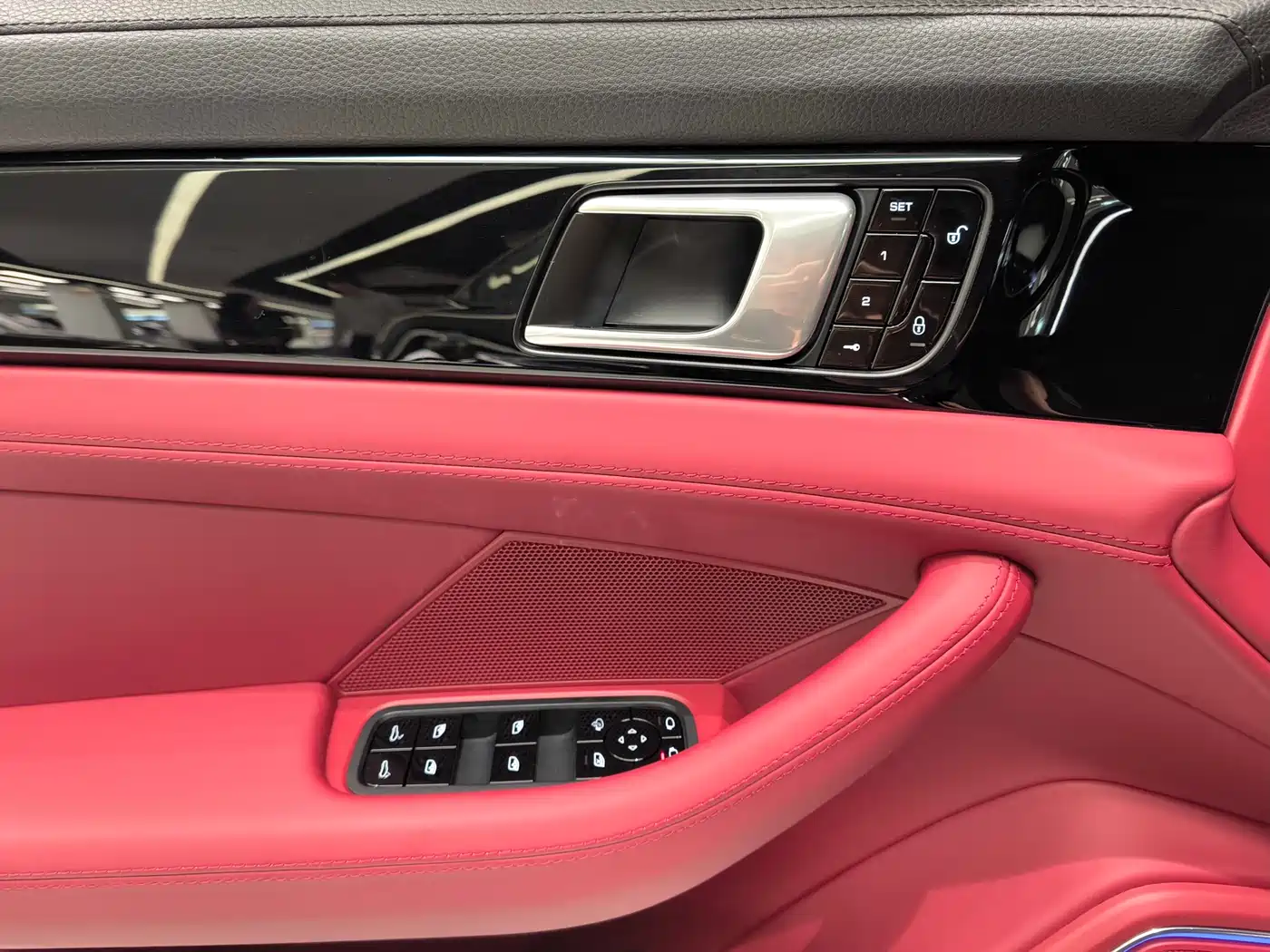 Porsche Panamera 2017 Panamera 4 Executive Long Wheelbase 3.0T фото 25