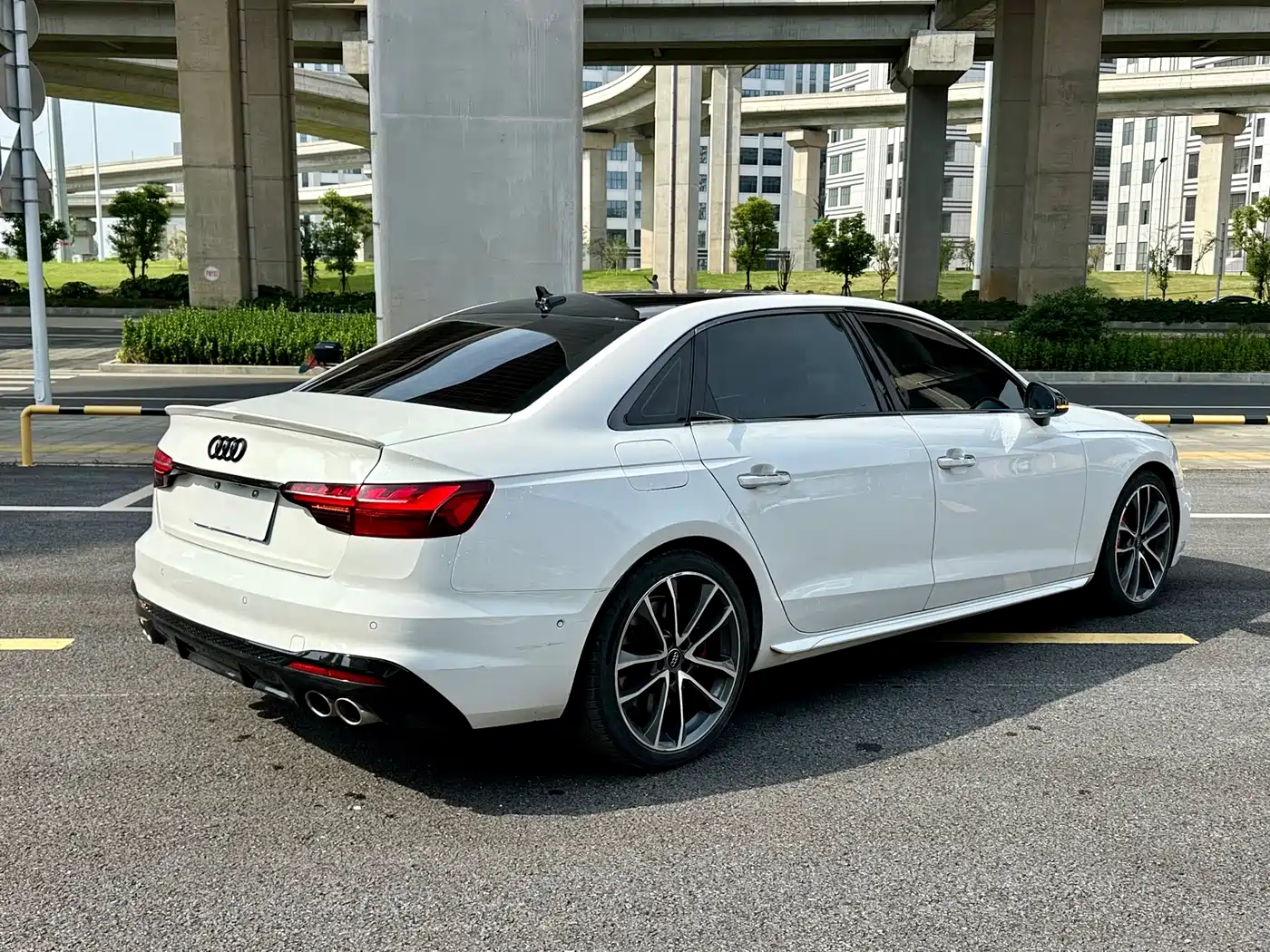 Audi A4L 2020 45 TFSI quattro Premium Elegance фото 8
