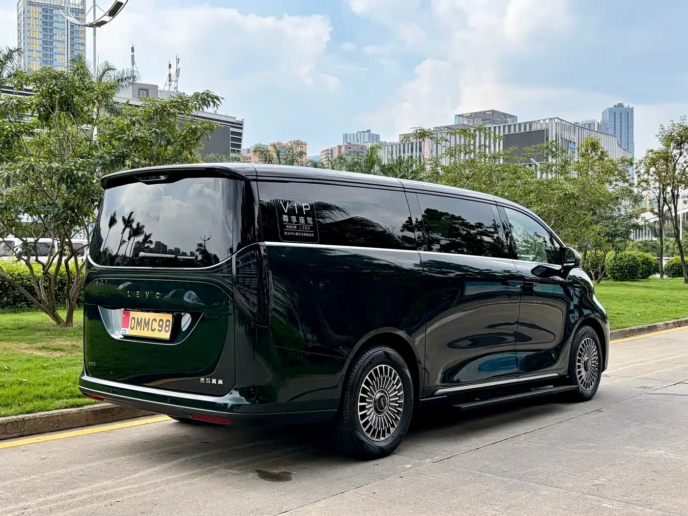 Geely Galaxy Yizhen L380 2025 Model 805km Flagship Edition AWD фото 4