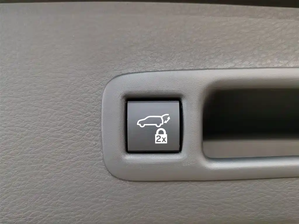 Toyota Granvia 2023 2.5L Hybrid Prestige PLUS Edition фото 14
