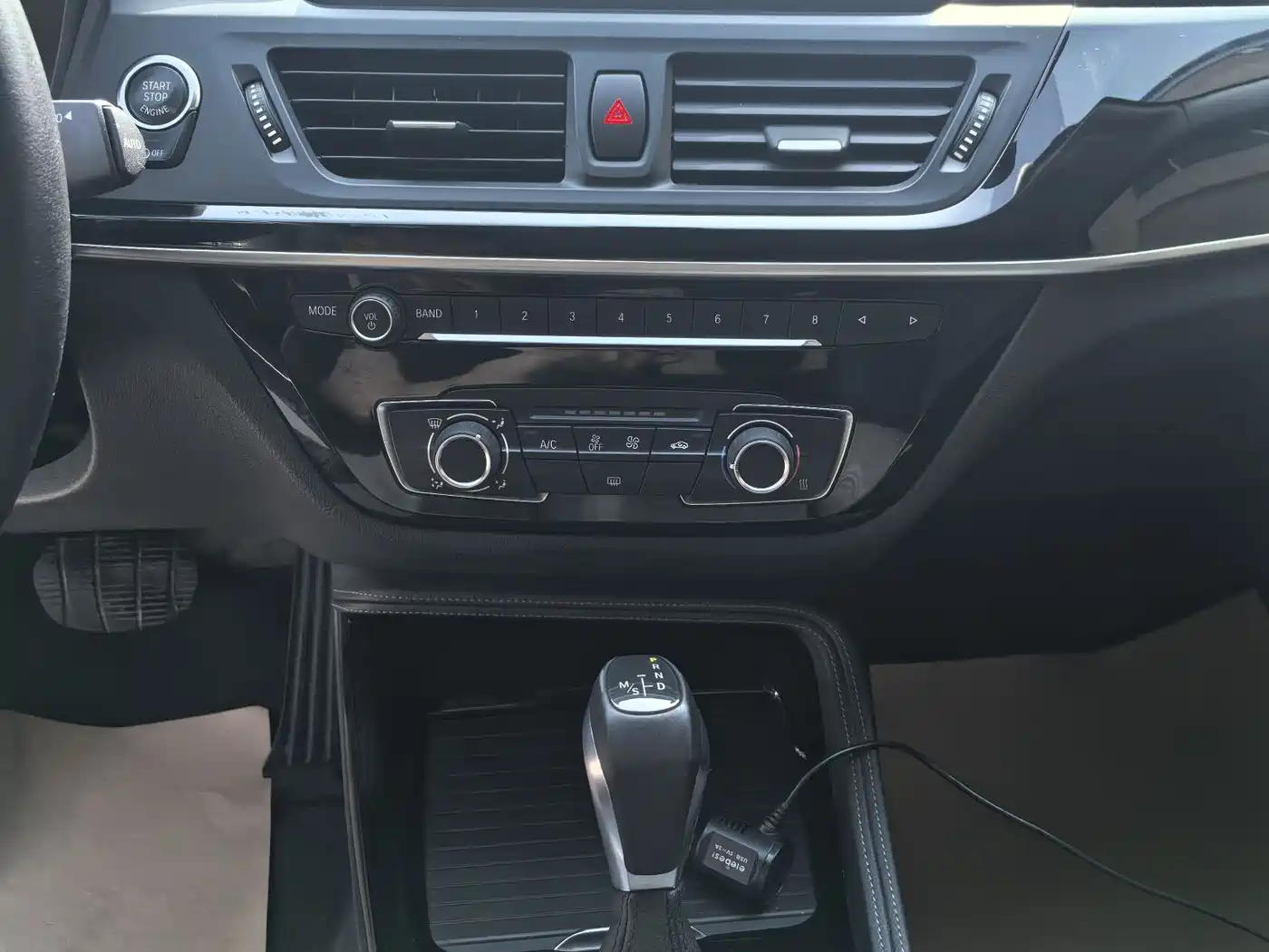 BMW 1 Series 2018 118i Sport Edition фото 10