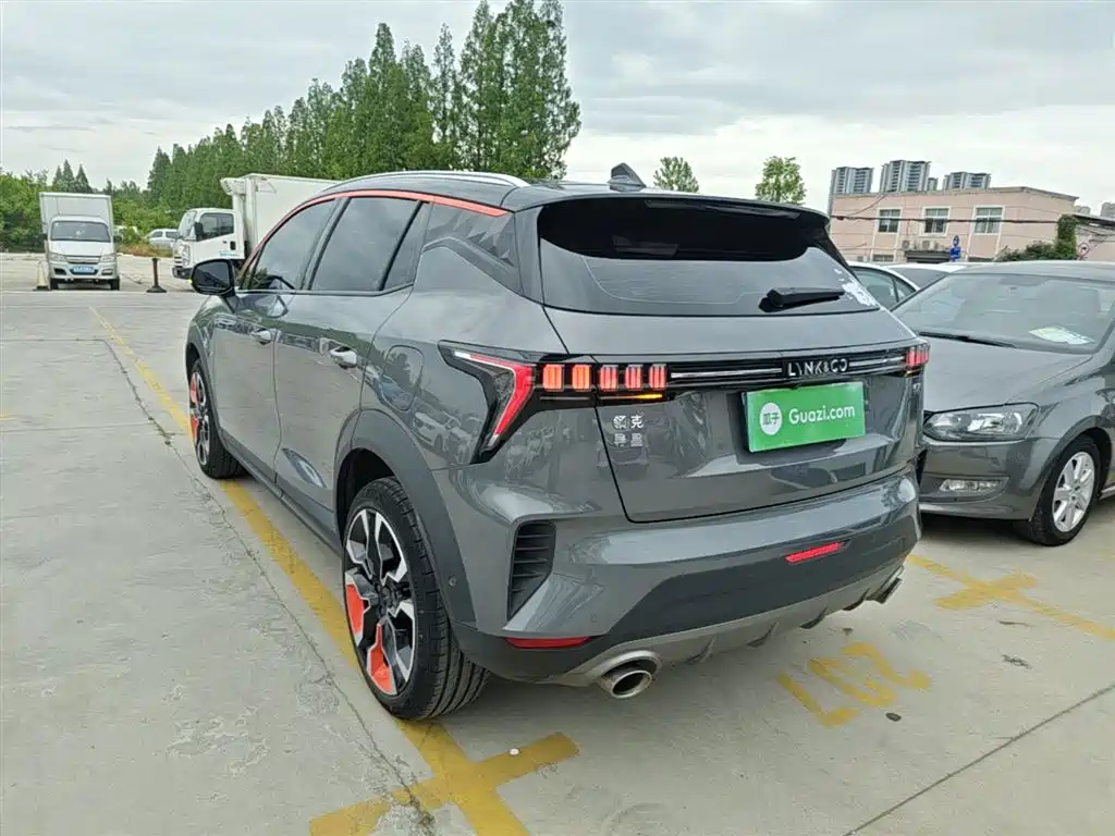 Lynk & Co 06 2020 1.5T Halo фото 5