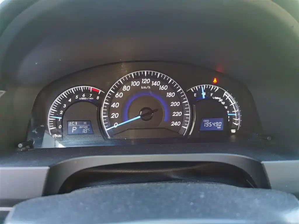Toyota Camry 2015 2.0G Leading Edition фото 8