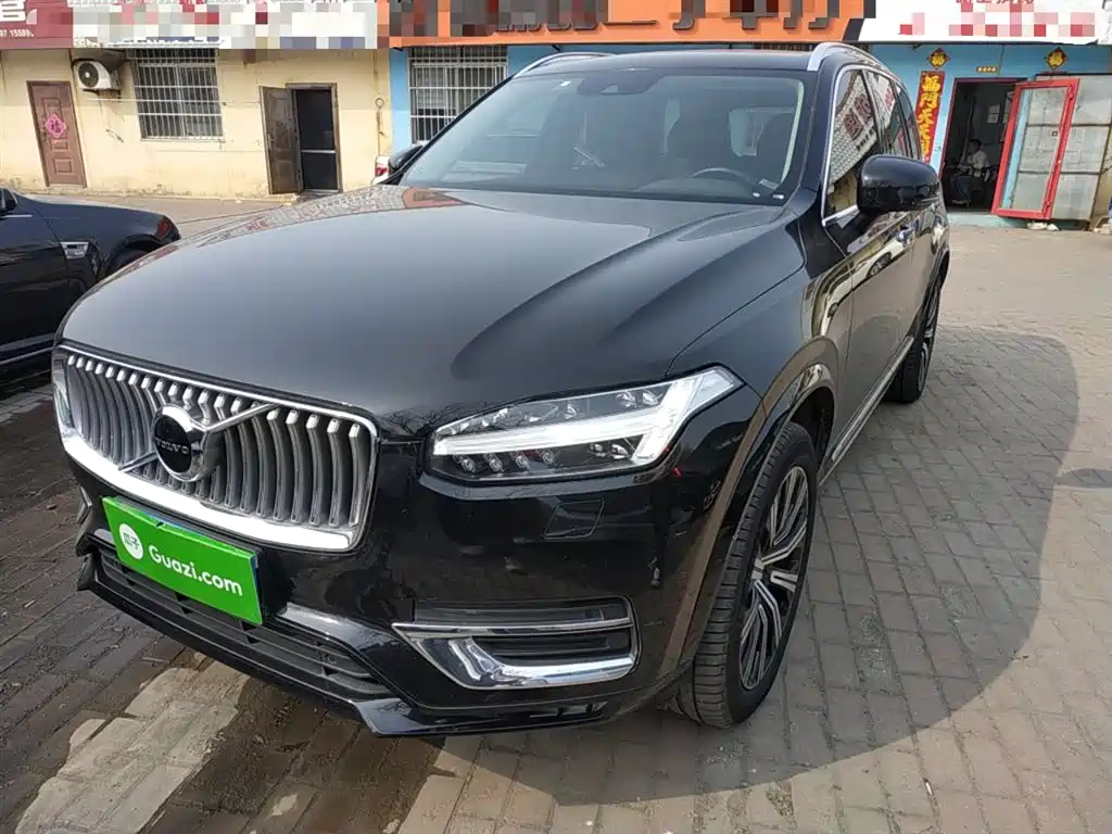 VOLVO XC90