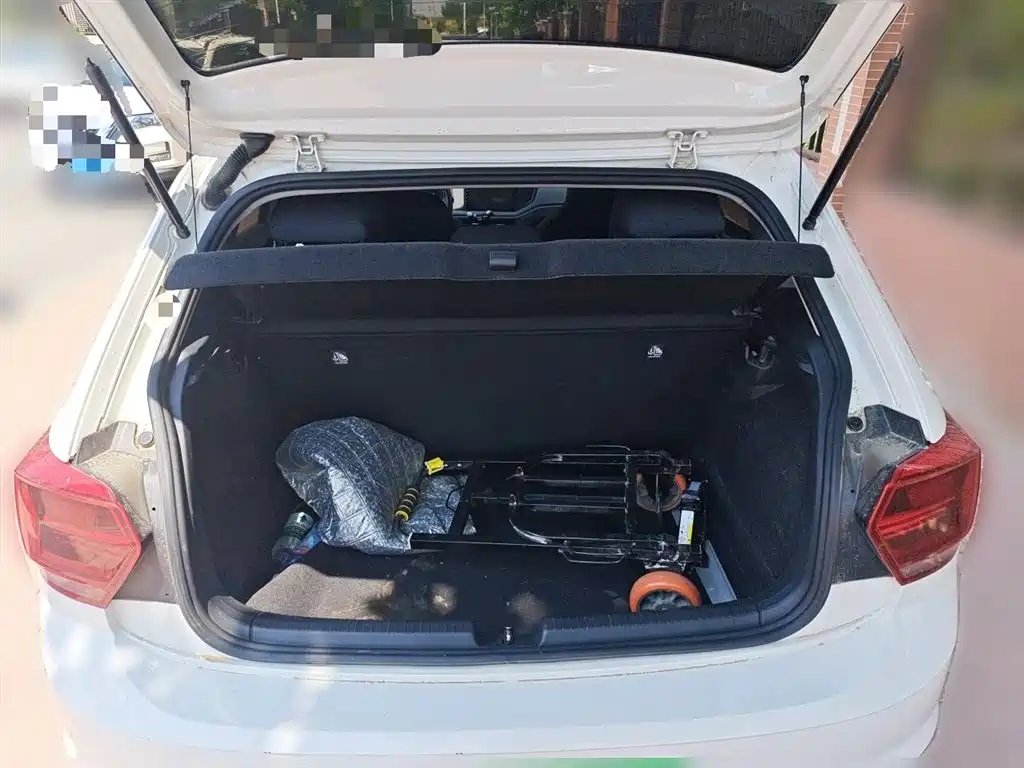 Volkswagen Polo 2019 Plus 1.5L Automatic Panorama Enjoyment Edition фото 15