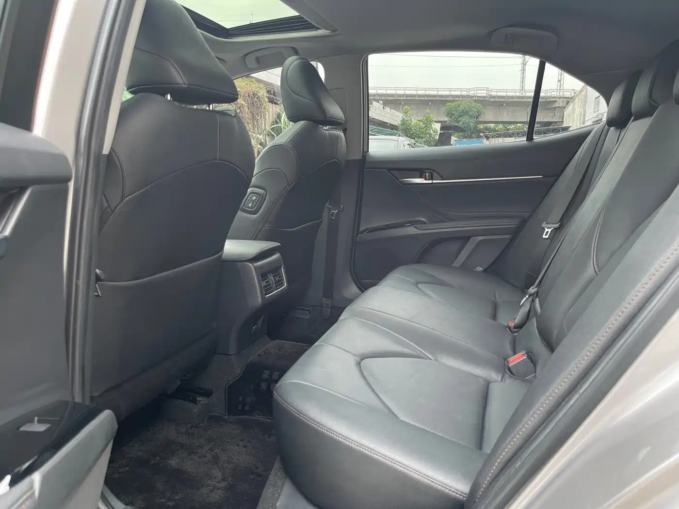 Toyota Camry 2021 2.0G Luxury Edition фото 9