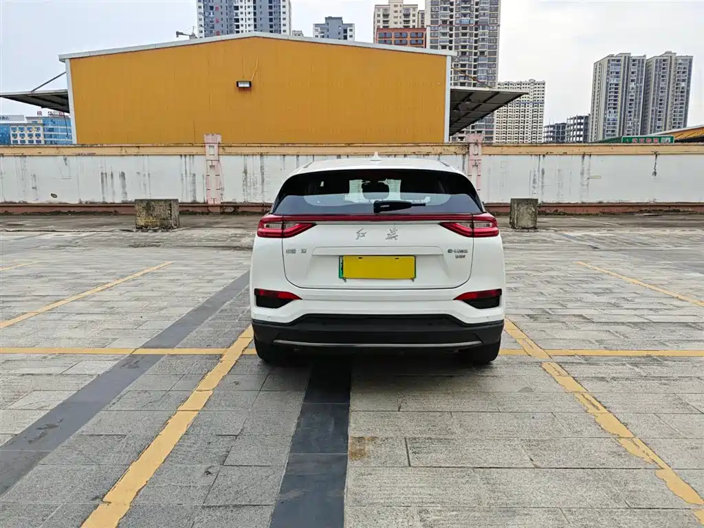 Hongqi HONGQI E HS3