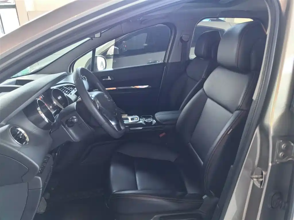 Peugeot 3008 2015 1.6THP Automatic Classic Edition фото 15