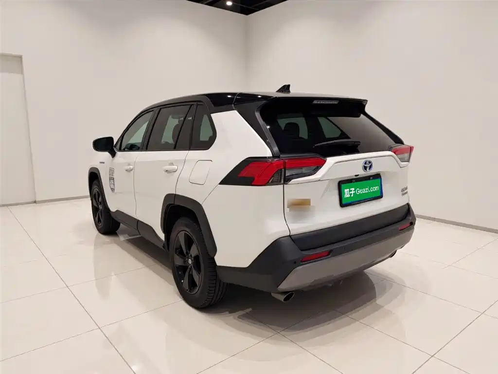 Toyota RAV4 Rongfang 2022 Hybrid 2.5L E-CVT 4WD Elite Plus Edition фото 9