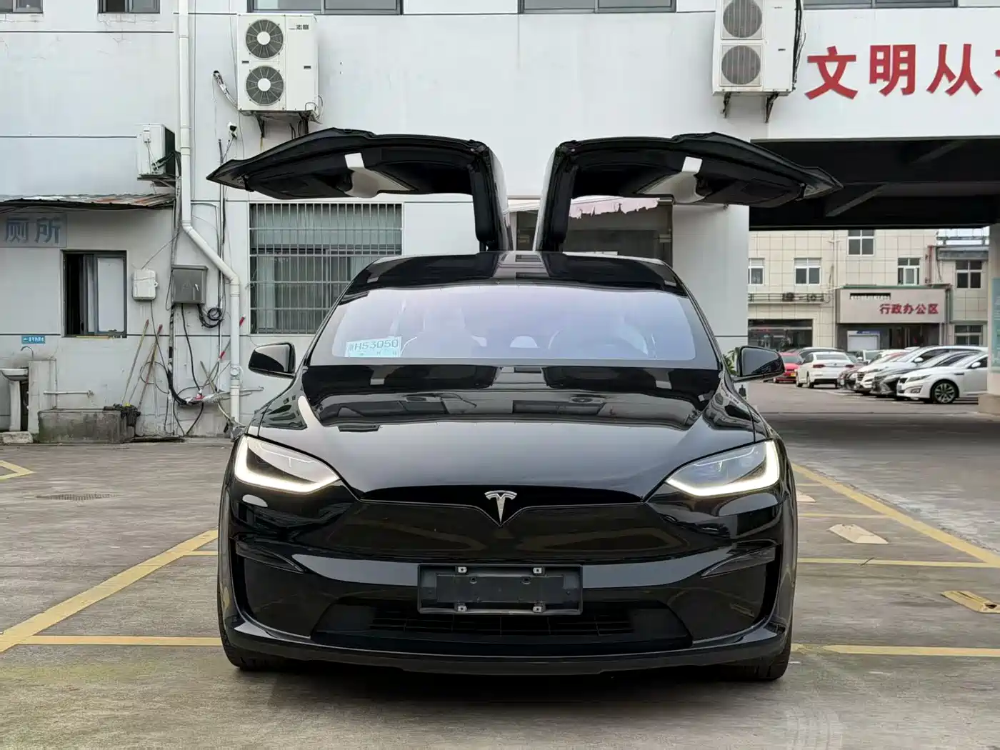 TESLA MODEL X